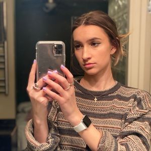 Meet your Posher, Claudia